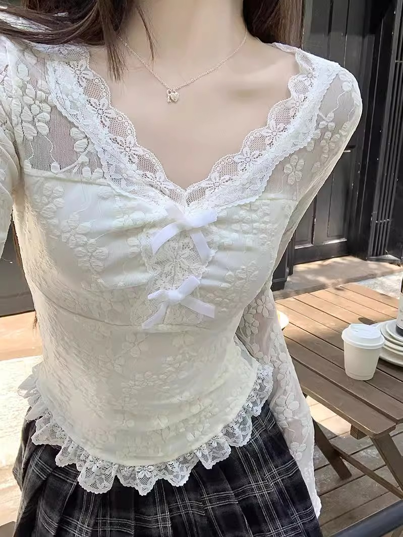 Camiseta de encaje con cuello  - Resin Vat reseña y precio